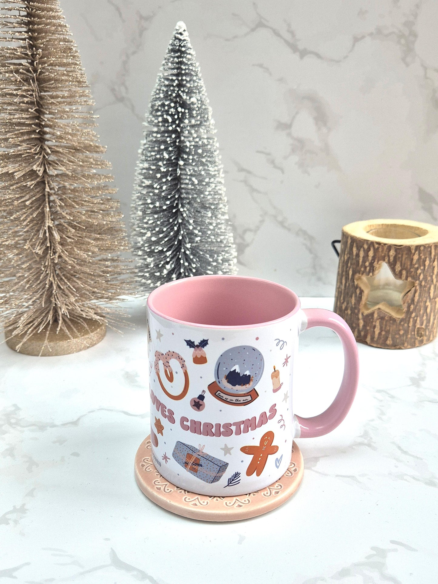 JUST A GIRL WHO LOVES CHRISTMAS MUG